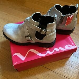 Silver metallic boot